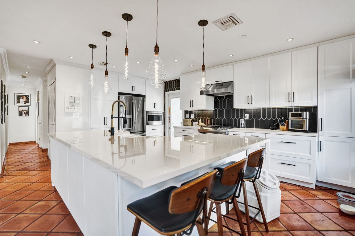 next background image