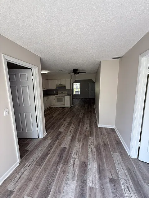 3 bed, $1,800 — Photo 3