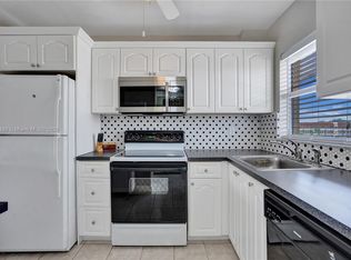 9001 Sunrise Lakes Blvd APT 303, Sunrise, FL 33322