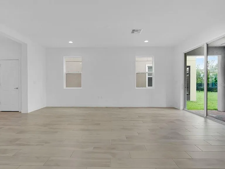 6214 Sea Amber Ln — Photo 16