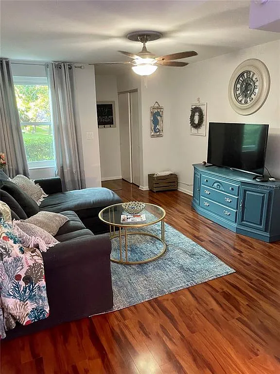 2 bed, 1.5 bath, 1044 sqft, $3,275 — Photo 4