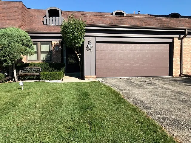 2755 Wilshire Ln photo 1