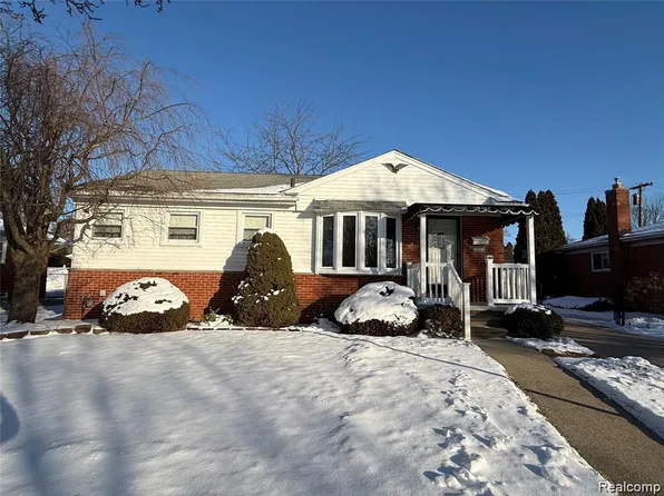 2941 Maxwell St, Trenton, MI 48183