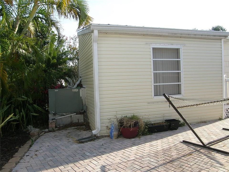 1st image of 592 Nettles Blvd