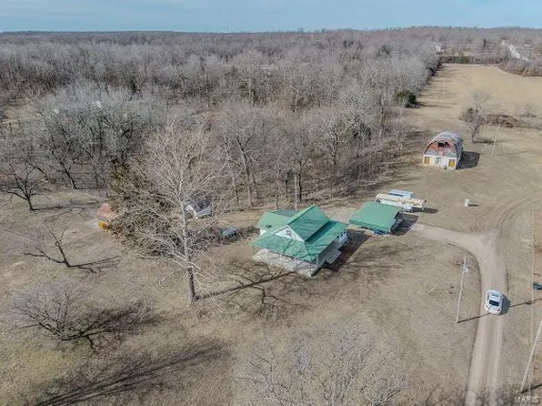 26975 Pacific Dr, Lebanon, MO 65536