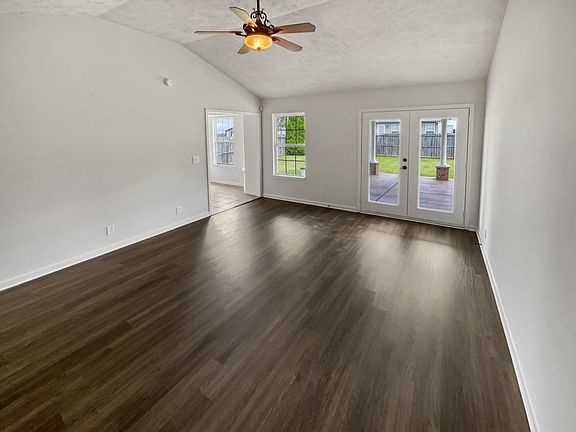 3rd image of 3138 Holsted Dr
