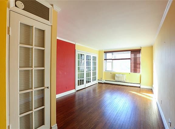 3rd image of 119 E Hartsdale Ave