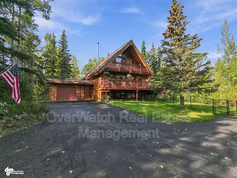 3 bed, 3.0 bath, 2332 sqft, $3,995 — Photo 2