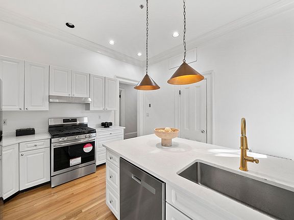 4th image of 17 High St APT 2
