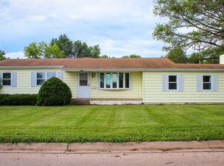 811 South Ave, Essex, IA 51638