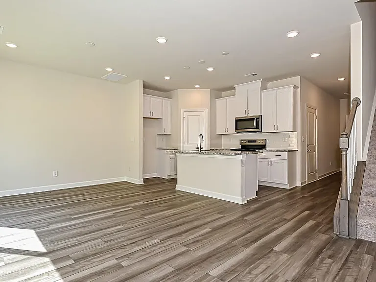 506 Tayberry Ln — Photo 3