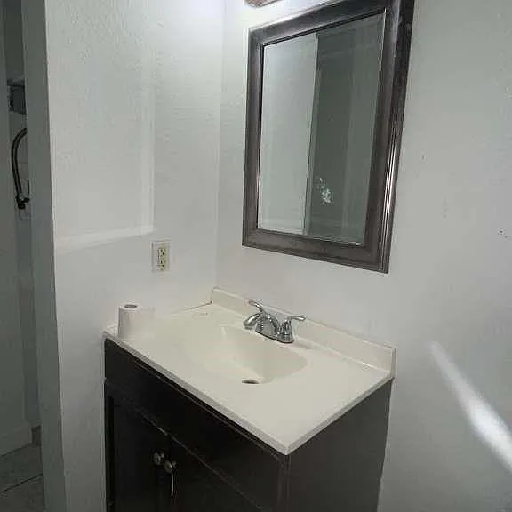 216 Maria St — Photo 9