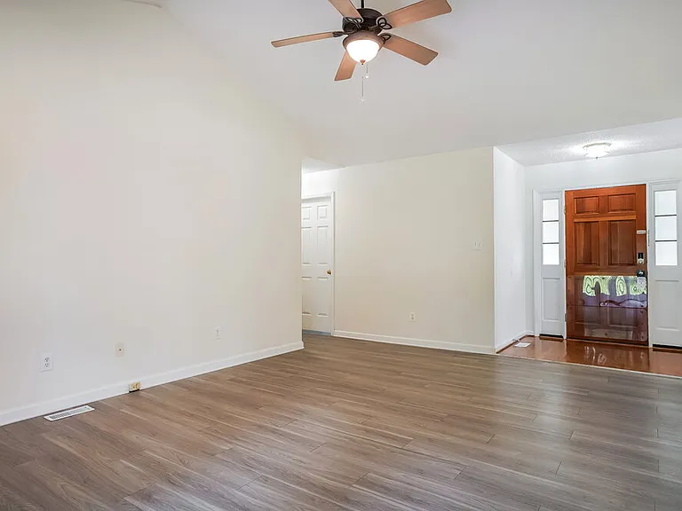 6728 Oviedo Dr — Photo 4