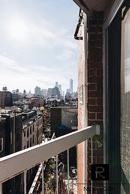 Rented by R New York | media 9