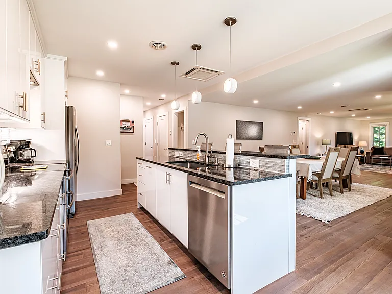 15 Carmichael Ave — Photo 18
