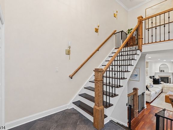 3rd image of 25 Fells Manor Rd