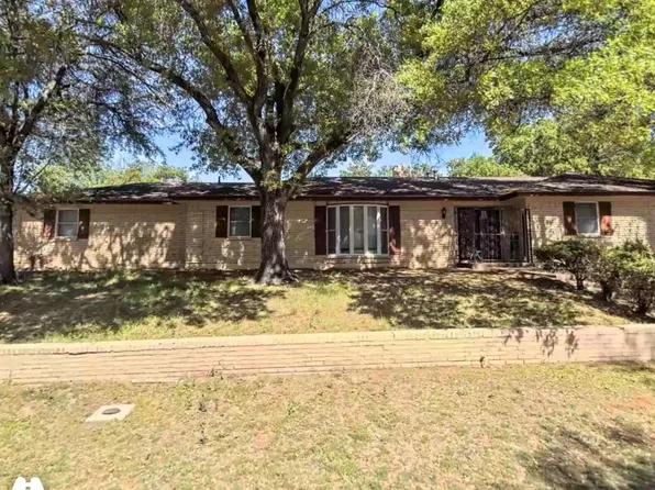 4251 Stardust Ln, Fort Worth, TX 76119