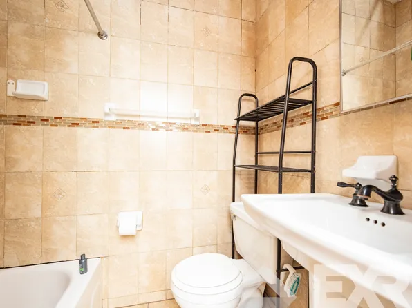 189 Stanhope Street image 14 of 14