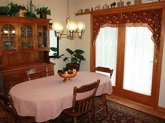 5th image of 225 Todd Ct