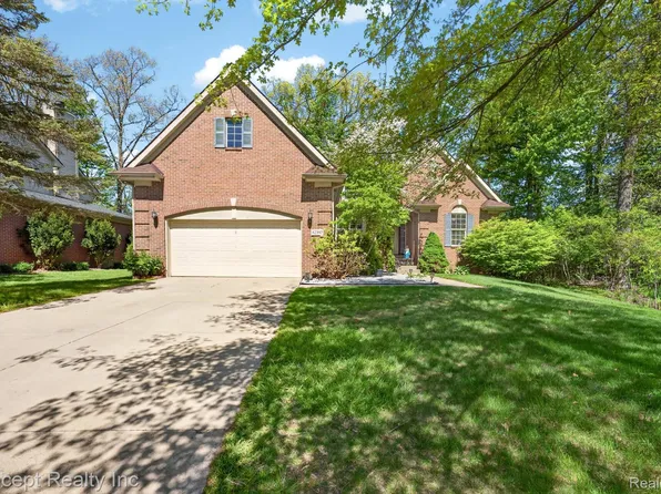 42392 White Hart Blvd, Canton, MI 48188