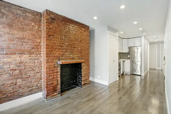 Rented by Creed Realty Group | media 10