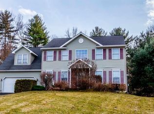 60 Longwood Dr, Clifton Park, NY 12065