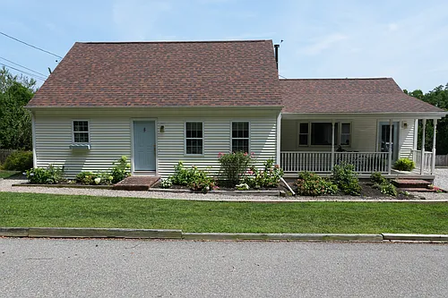4 Russell Ave Photo 1