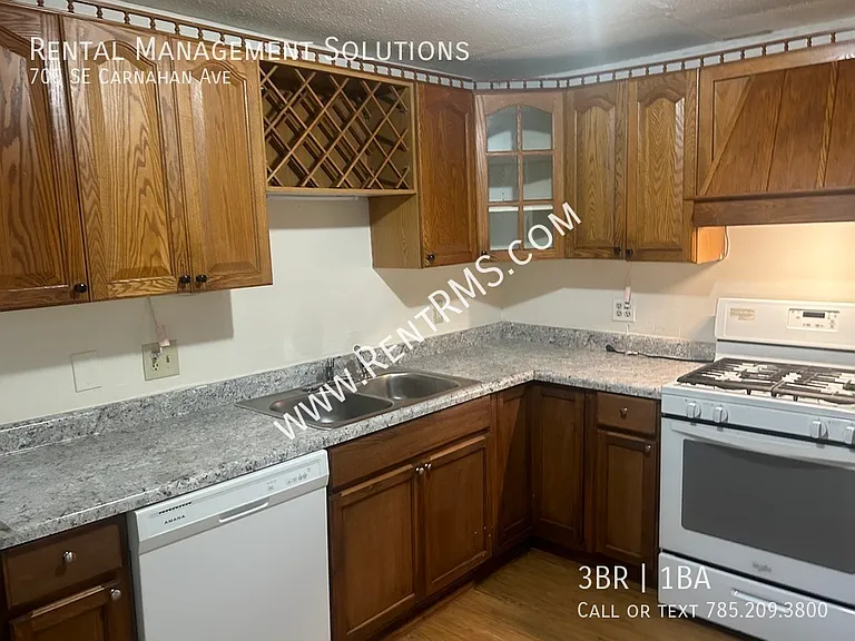 700 SE Carnahan Ave — Photo 9