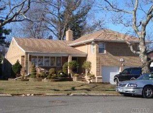4970 Horatio Pkwy, Oakland Gardens, NY 11364
