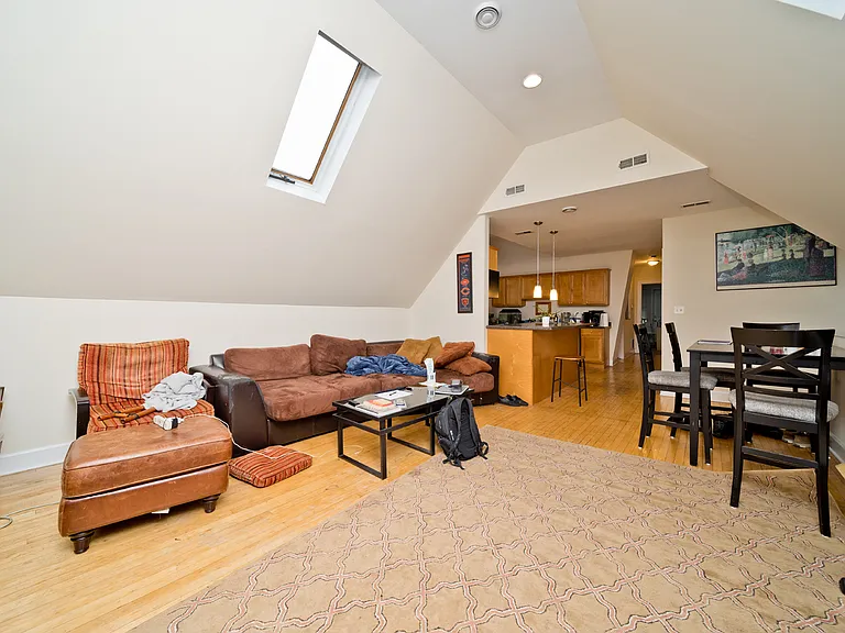3814 N Marshfield Ave #3 — Photo 2