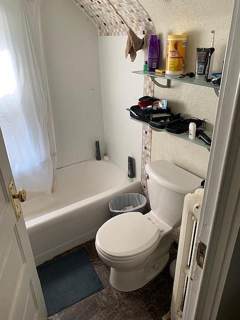2nd image of 510 Ontario St SE #2
