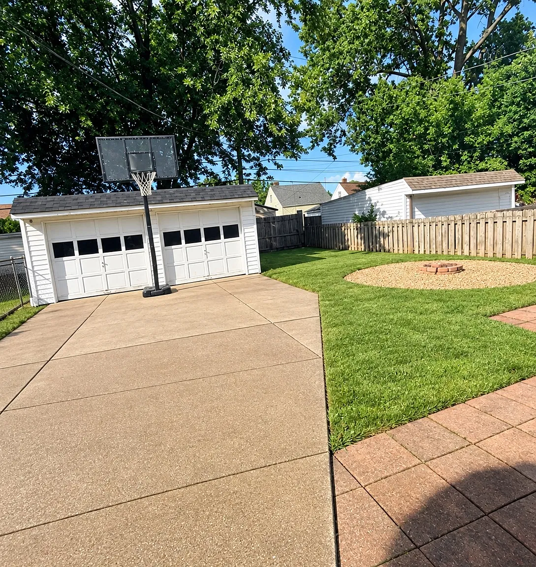 3 bed, 1840 sqft, $2,000 — Photo 2