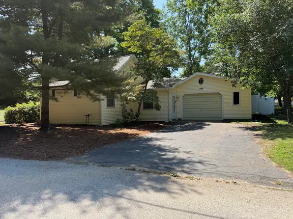 105 W Johannah St, Whitehall, MI 49461