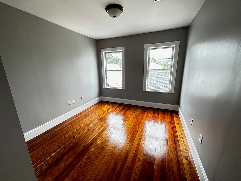 33-34 Adamson St #1 — Photo 15