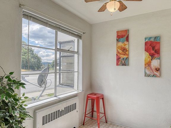 5th image of 2214 W Northwest Blvd