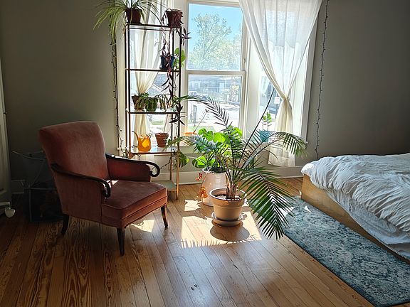 2nd image of 1133 N Washington Ave