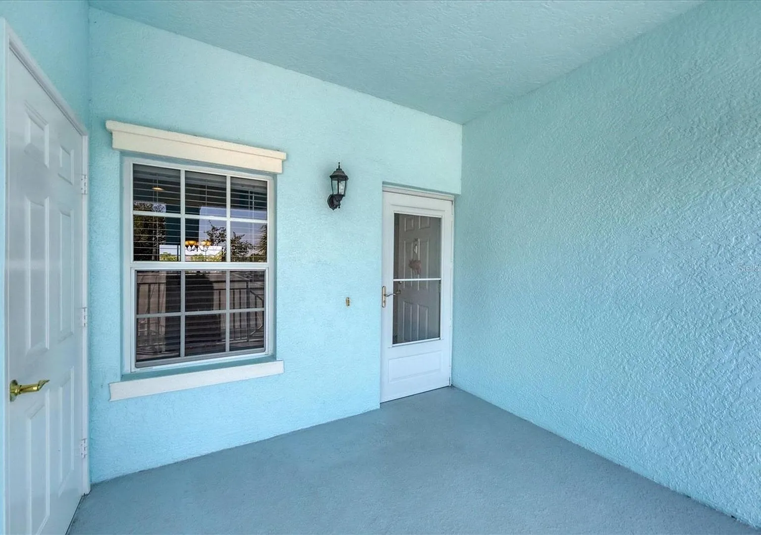 5744 Sabal Trace Dr — Photo 1