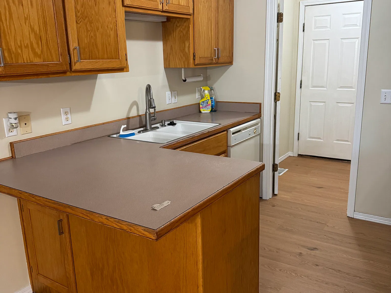 3 bed, 1250 sqft, $1,595 — Photo 3