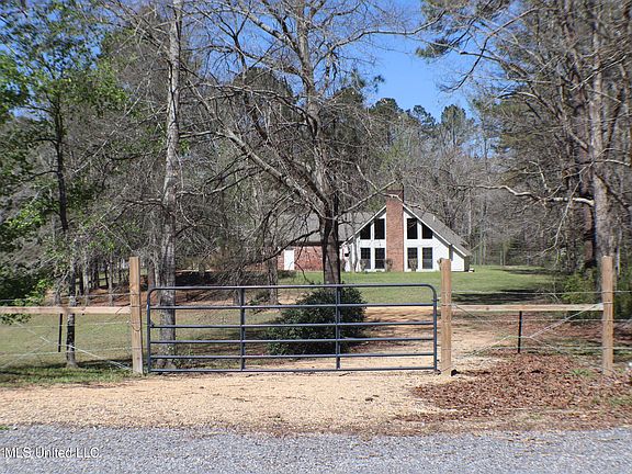 2nd image of 219 Bass Rd