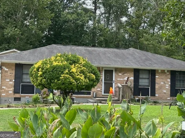 45 Royce Dr, Jonesboro, GA 30238