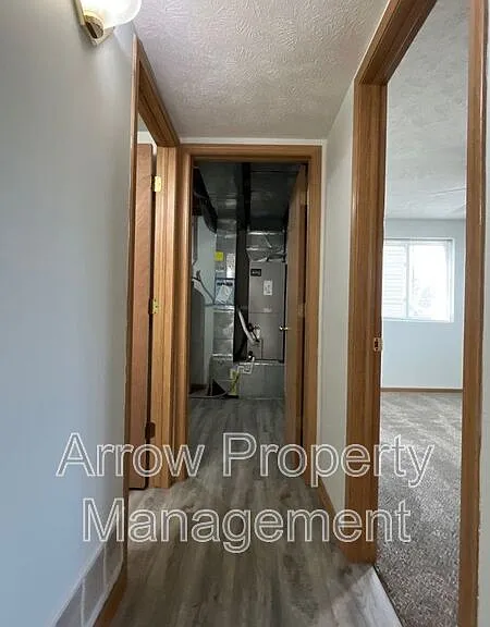 338 W Irving St — Photo 18