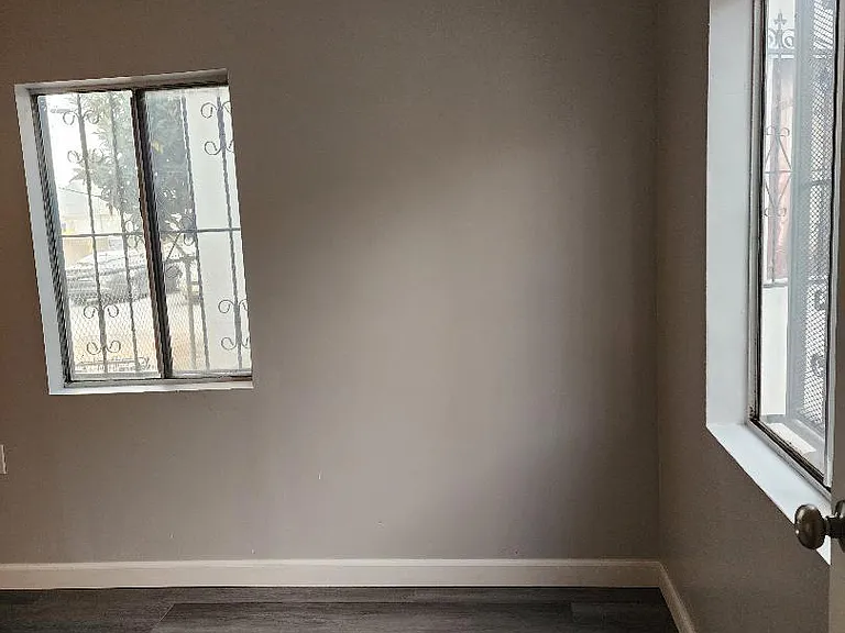 1552 E 21st St #1/4 — Photo 6