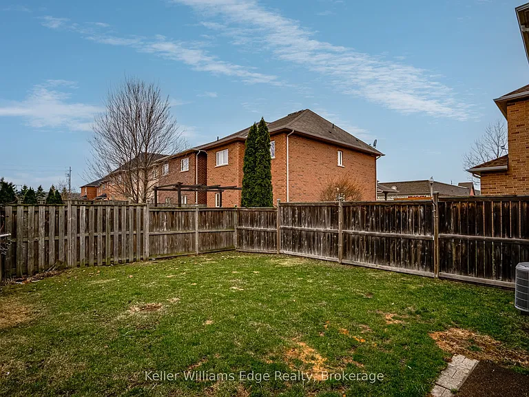 93 Glendarling Cres — Photo 45