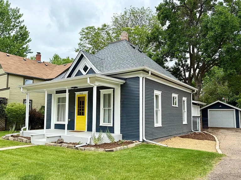 460 W 4th St — Photo 1