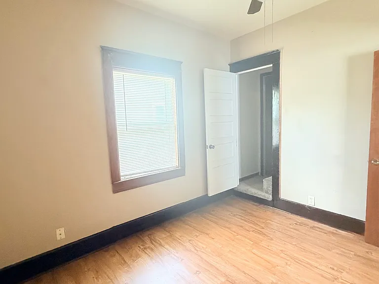 428 S Clemens Ave — Photo 14