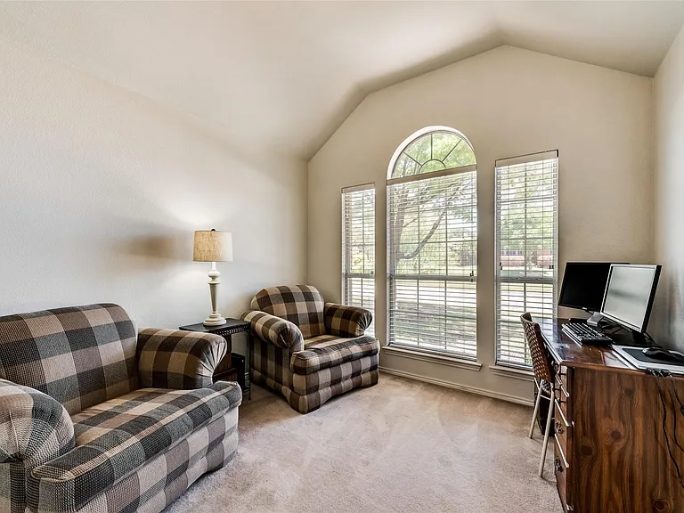 808 Amber Ct — Photo 28