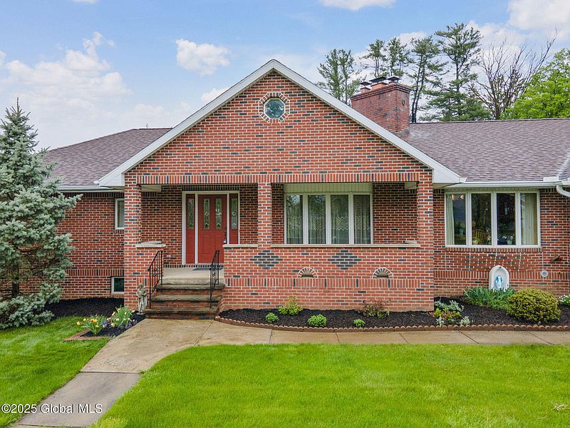4th image of 392 McCormack Road