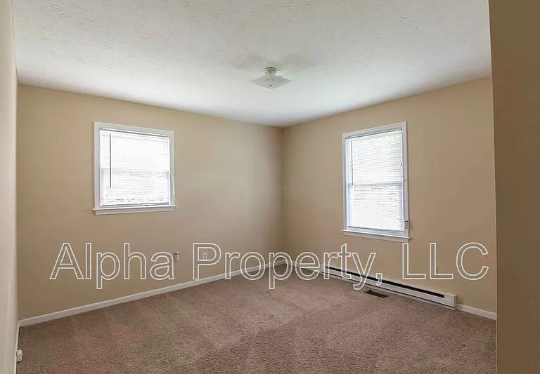 107 Vesta Dr — Photo 8
