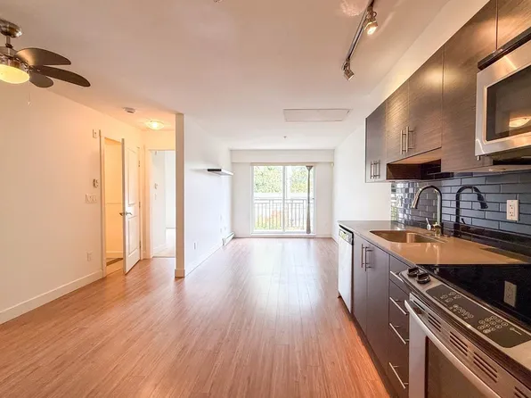 1533 E 8th Ave #302, Vancouver, BC V5N 0A4