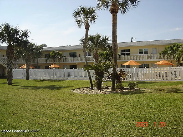 7801 Ridgewood Ave #24 — Photo 2